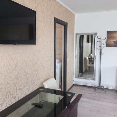 Casa Davison Apartment Targu Jiu Exterior photo