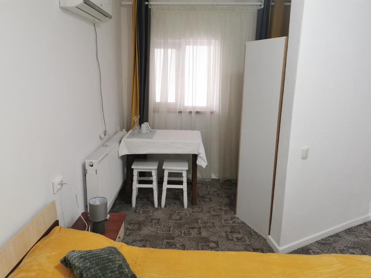 Casa Davison Apartment Targu Jiu Exterior photo